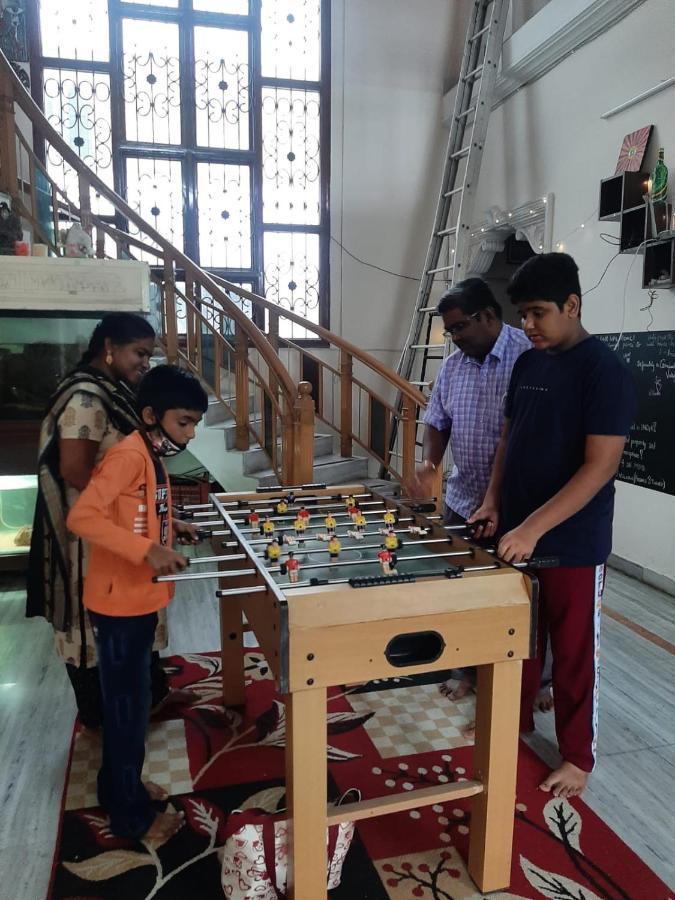 Kygo Hostels Hyderabad Bagian luar foto